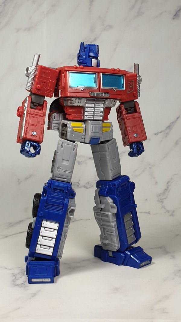 Transformers Earthrise Optimus Prime New Leaked Pictures Reveal Deco Changes 01 (1 of 8)